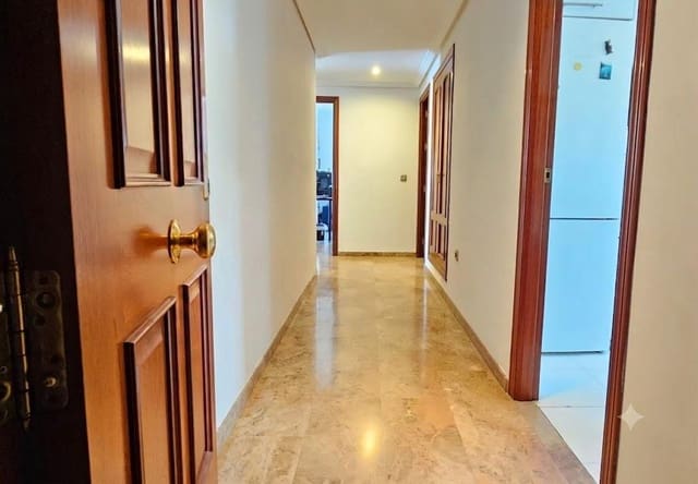 4 sypialnia Mieszkanie na sprzedaż w Ciudad Jardín, Miasto Kordoba z garażem - 345 000 € (Ref: 9942613)