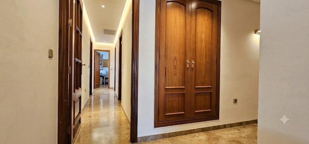 4 camera da letto Appartamento in vendita in Cordova citta con garage - 345.000 € (Rif: 9942613)