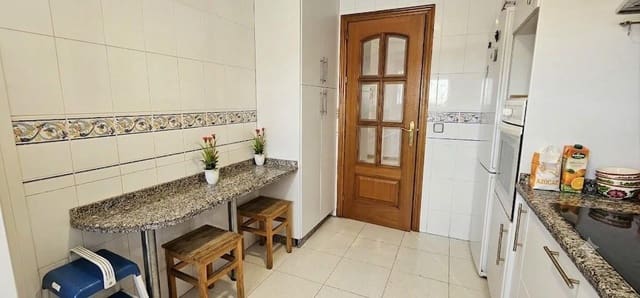 4 sypialnia Mieszkanie na sprzedaż w Ciudad Jardín, Miasto Kordoba z garażem - 345 000 € (Ref: 9942613)