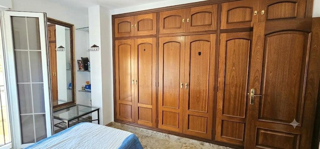 4 camera da letto Appartamento in vendita in Cordova citta con garage - 345.000 € (Rif: 9942613)