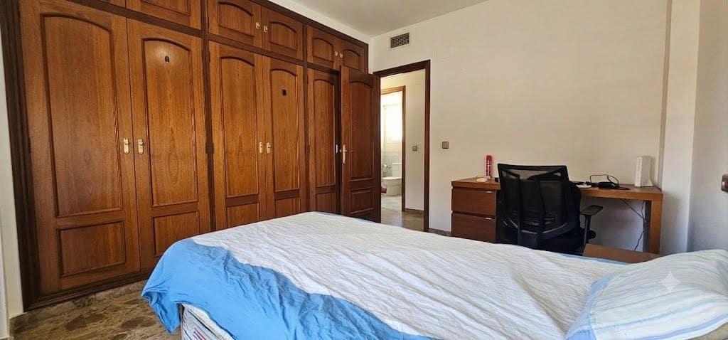 4 camera da letto Appartamento in vendita in Cordova citta con garage - 345.000 € (Rif: 9942613)