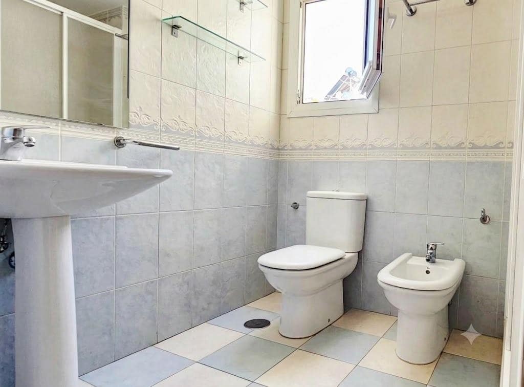 4 camera da letto Appartamento in vendita in Cordova citta con garage - 345.000 € (Rif: 9942613)