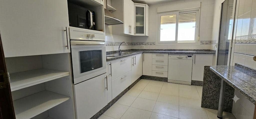 4 camera da letto Appartamento in vendita in Cordova citta con garage - 345.000 € (Rif: 9942613)