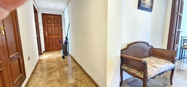 4 sypialnia Mieszkanie na sprzedaż w Ciudad Jardín, Miasto Kordoba z garażem - 345 000 € (Ref: 9942613)