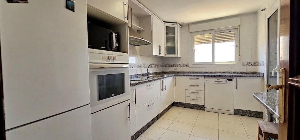 4 bedroom Flat for sale in Cordoba city with garage - € 345,000 (Ref: 9942613)