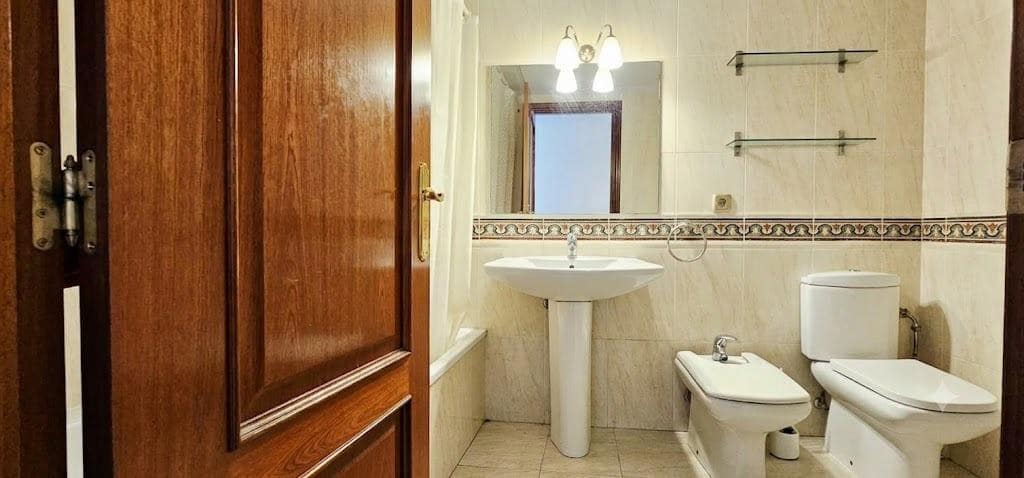 4 bedroom Flat for sale in Cordoba city with garage - € 345,000 (Ref: 9942613)