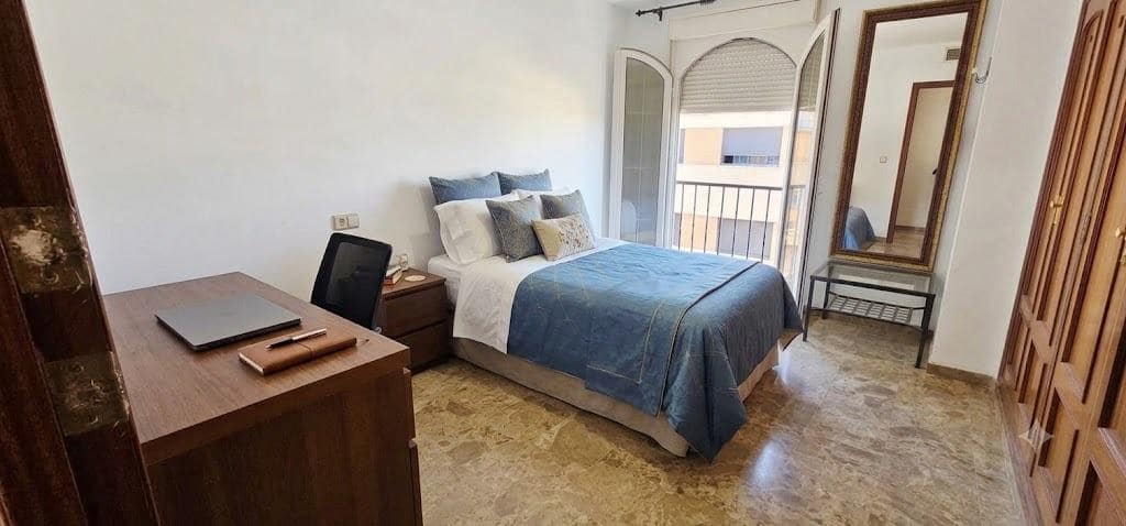 4 bedroom Flat for sale in Cordoba city with garage - € 345,000 (Ref: 9942613)
