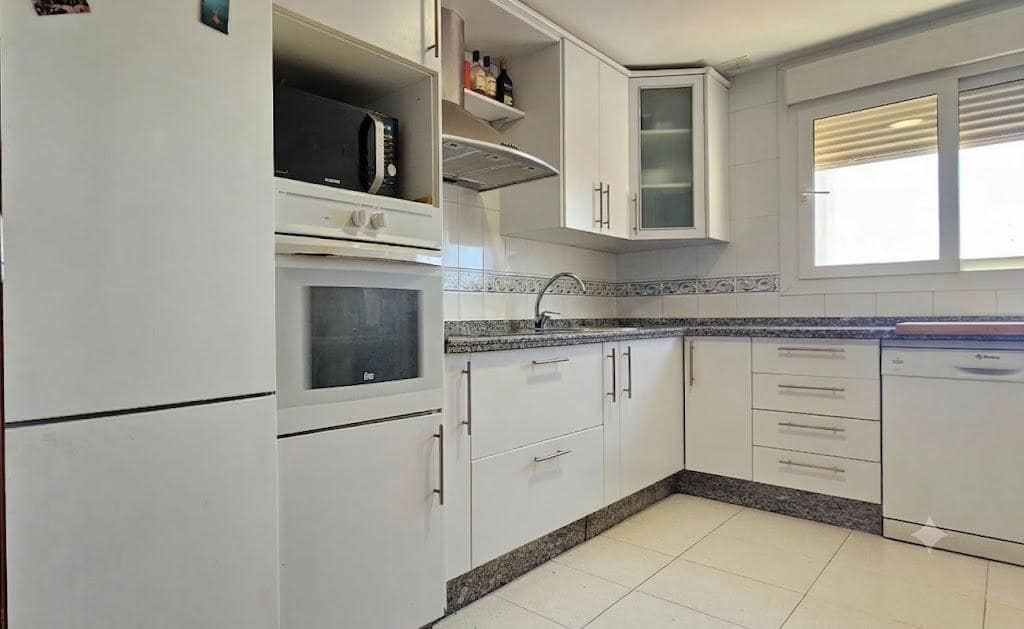 4 bedroom Flat for sale in Cordoba city with garage - € 345,000 (Ref: 9942613)