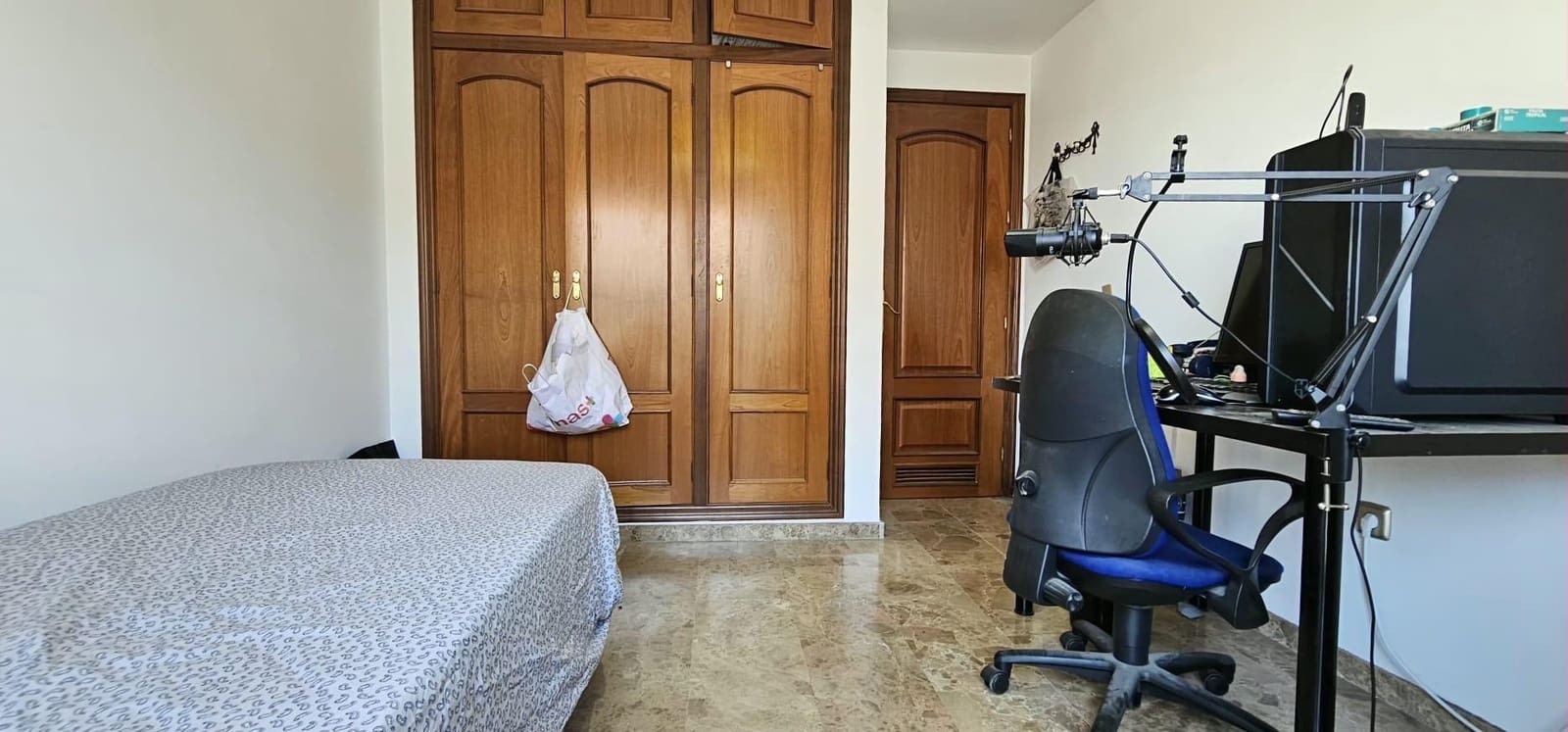 4 bedroom Flat for sale in Cordoba city with garage - € 345,000 (Ref: 9942613)