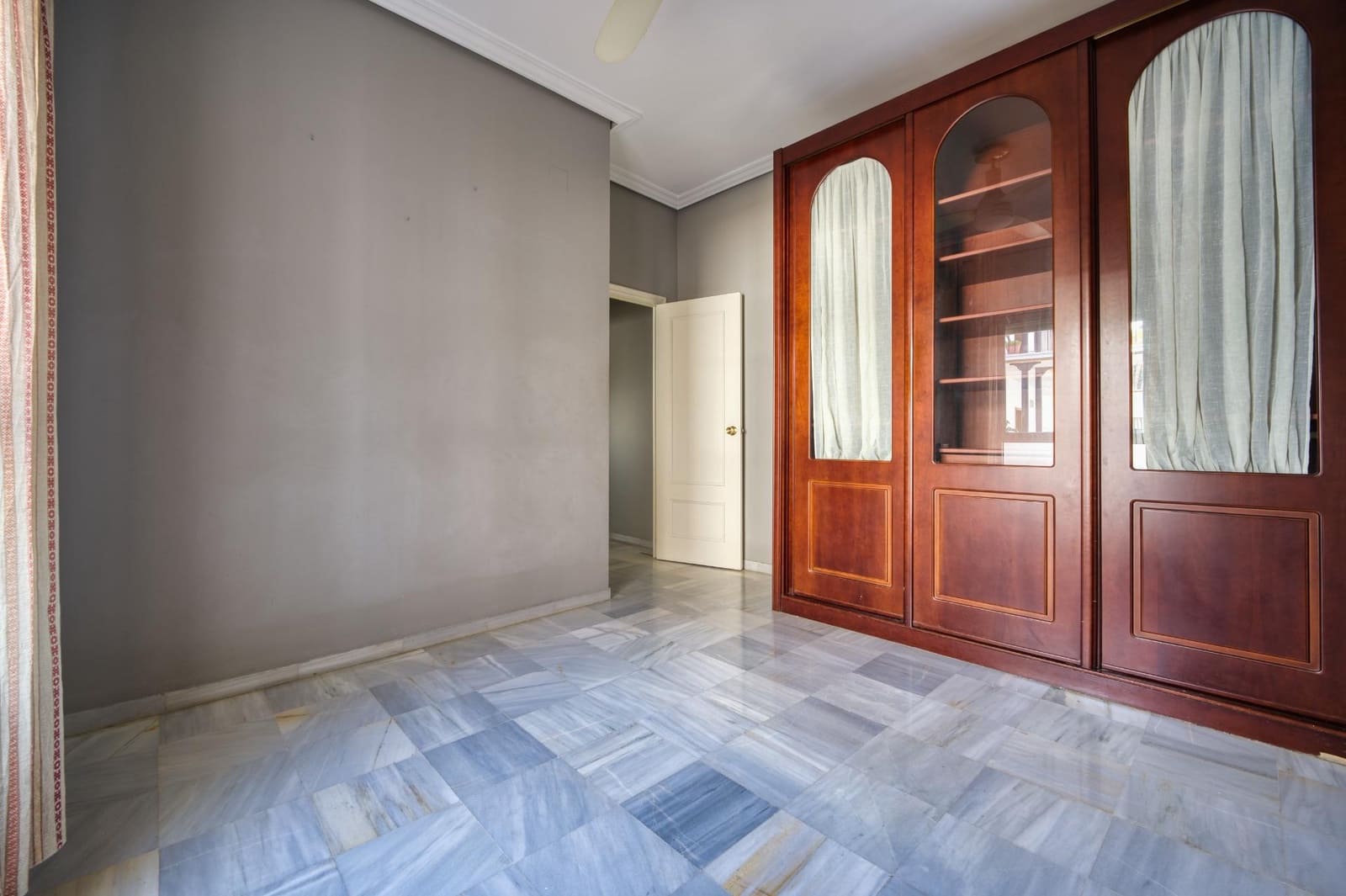 2 bedroom Flat for sale in Seville city with garage - € 320,000 (Ref: 9952719)