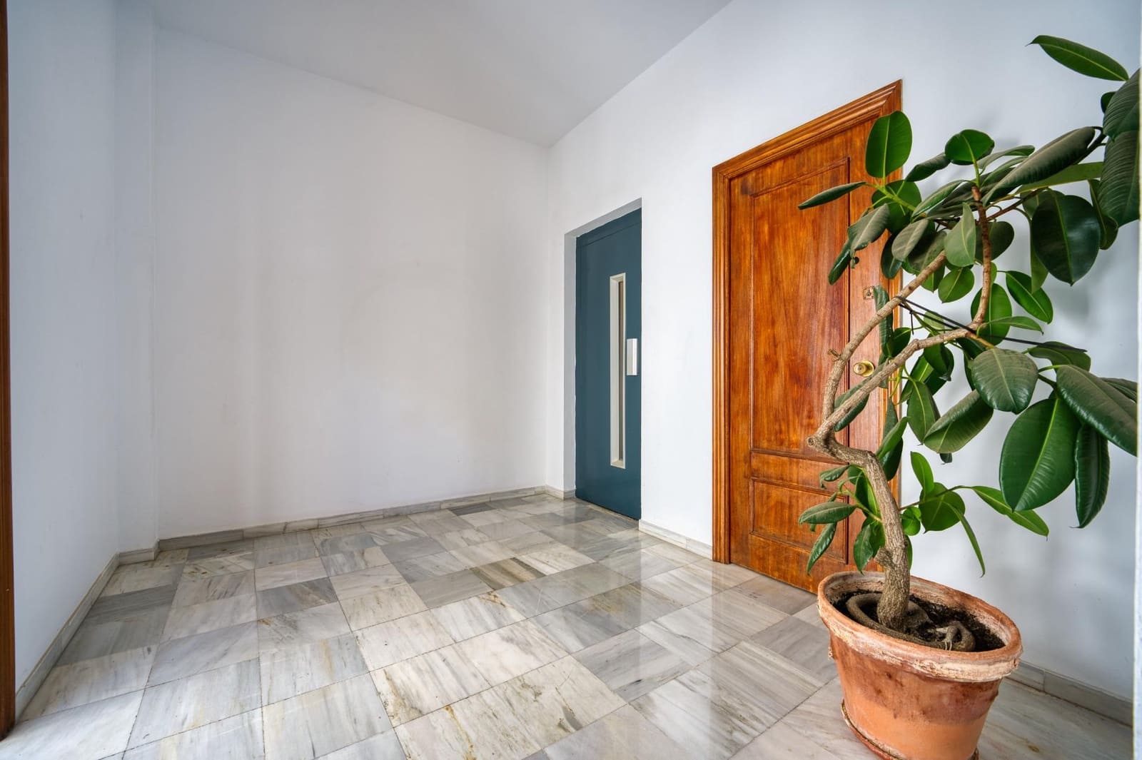 2 bedroom Flat for sale in Seville city with garage - € 320,000 (Ref: 9952719)