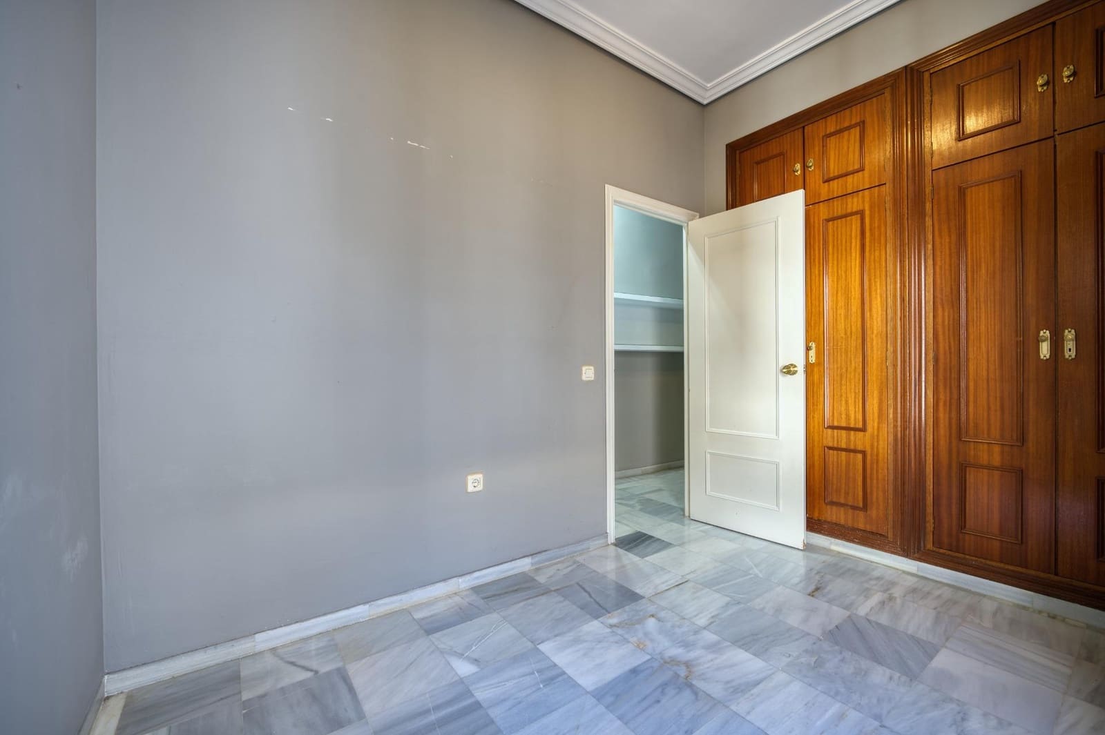 2 bedroom Flat for sale in Seville city with garage - € 320,000 (Ref: 9952719)