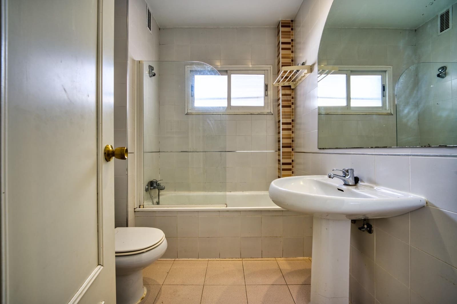 2 bedroom Flat for sale in Seville city with garage - € 320,000 (Ref: 9952719)