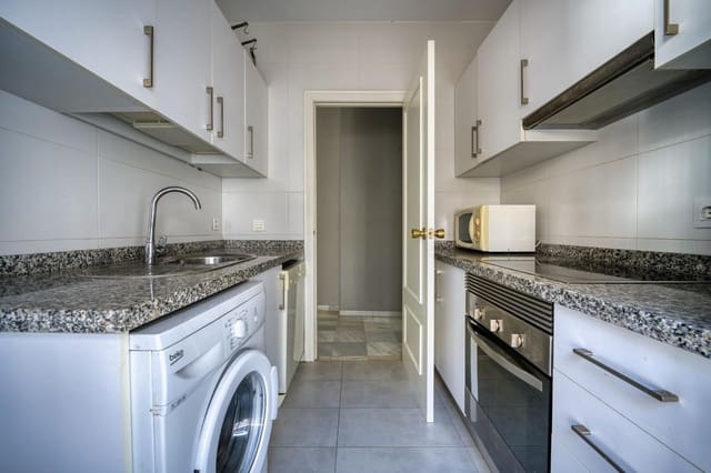 2 bedroom Flat for sale in Seville city with garage - € 320,000 (Ref: 9952719)