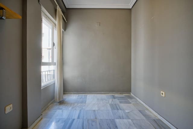 2 bedroom Flat for sale in Seville city with garage - € 320,000 (Ref: 9952719)