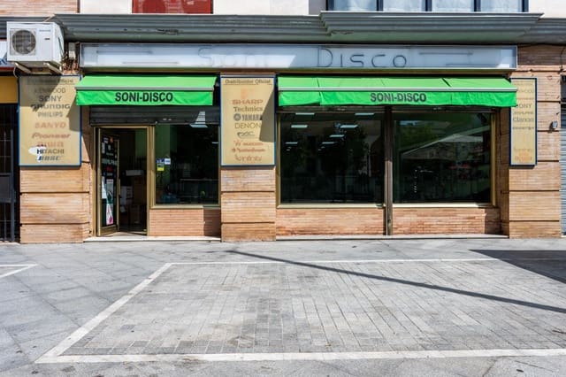 Commerciale in vendita in Dos Hermanas - 229.000 € (Rif: 9962787)