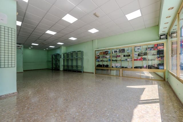 Commerciale in vendita in Dos Hermanas - 229.000 € (Rif: 9962787)