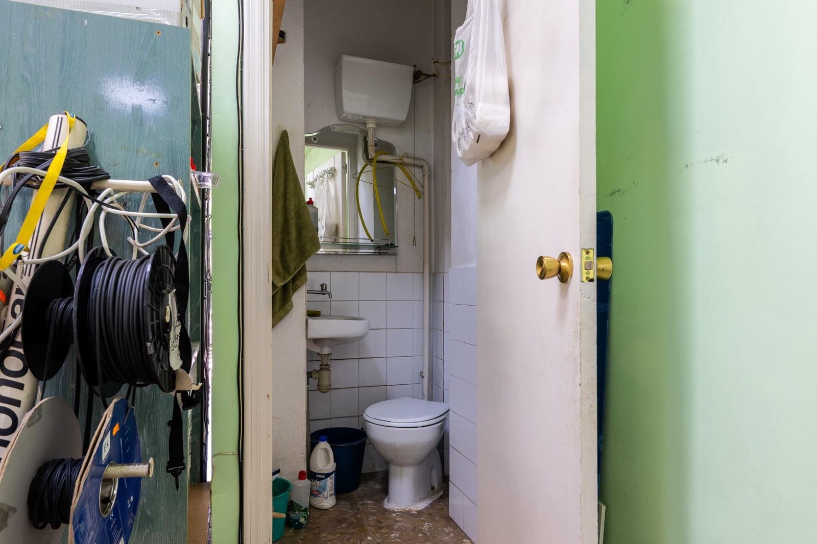 Erhverv til salg i Dos Hermanas - € 229.000 (Ref: 9962787)