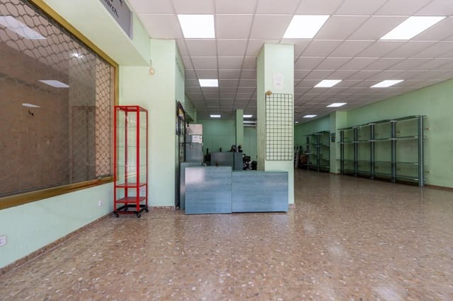 Commerciale in vendita in Dos Hermanas - 229.000 € (Rif: 9962787)