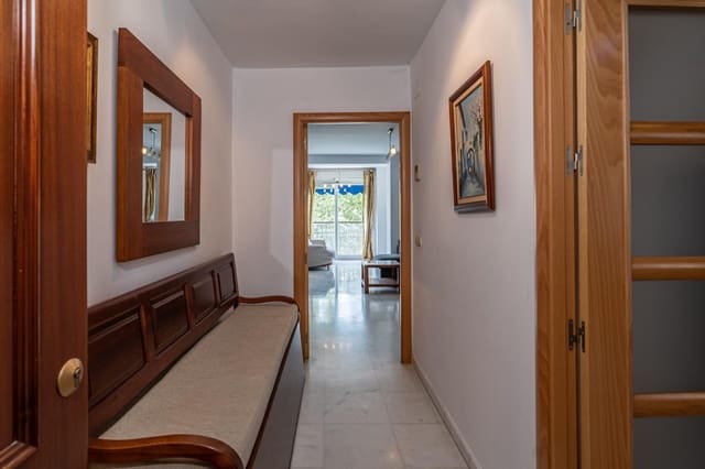 2 soverom Leilighet til leie i Sevilla by med garasje - € 1 500 (Ref: 9977418)