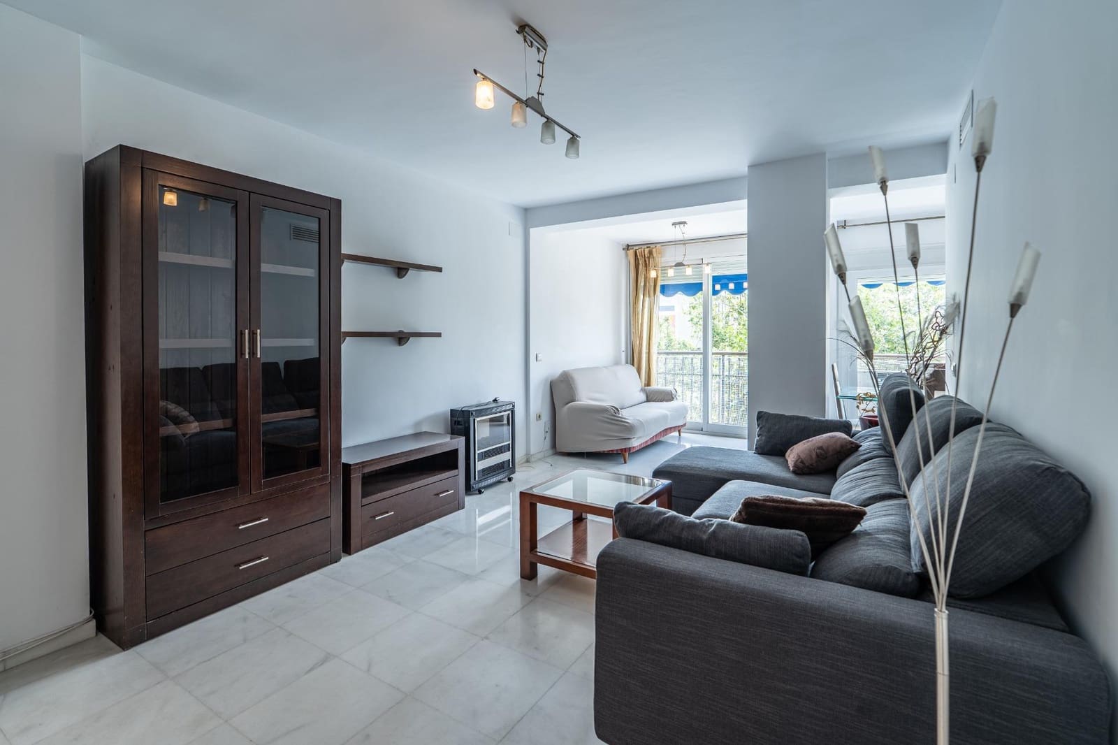 2 bedroom Flat for rent in Seville city with garage - € 1,500 (Ref: 9977418)