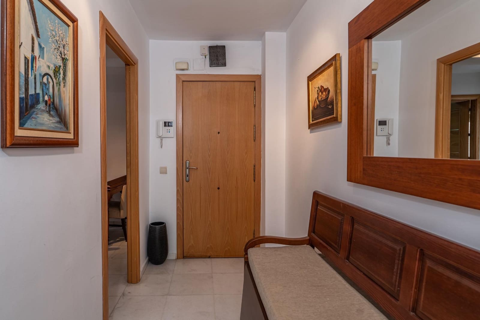 2 bedroom Flat for rent in Seville city with garage - € 1,500 (Ref: 9977418)