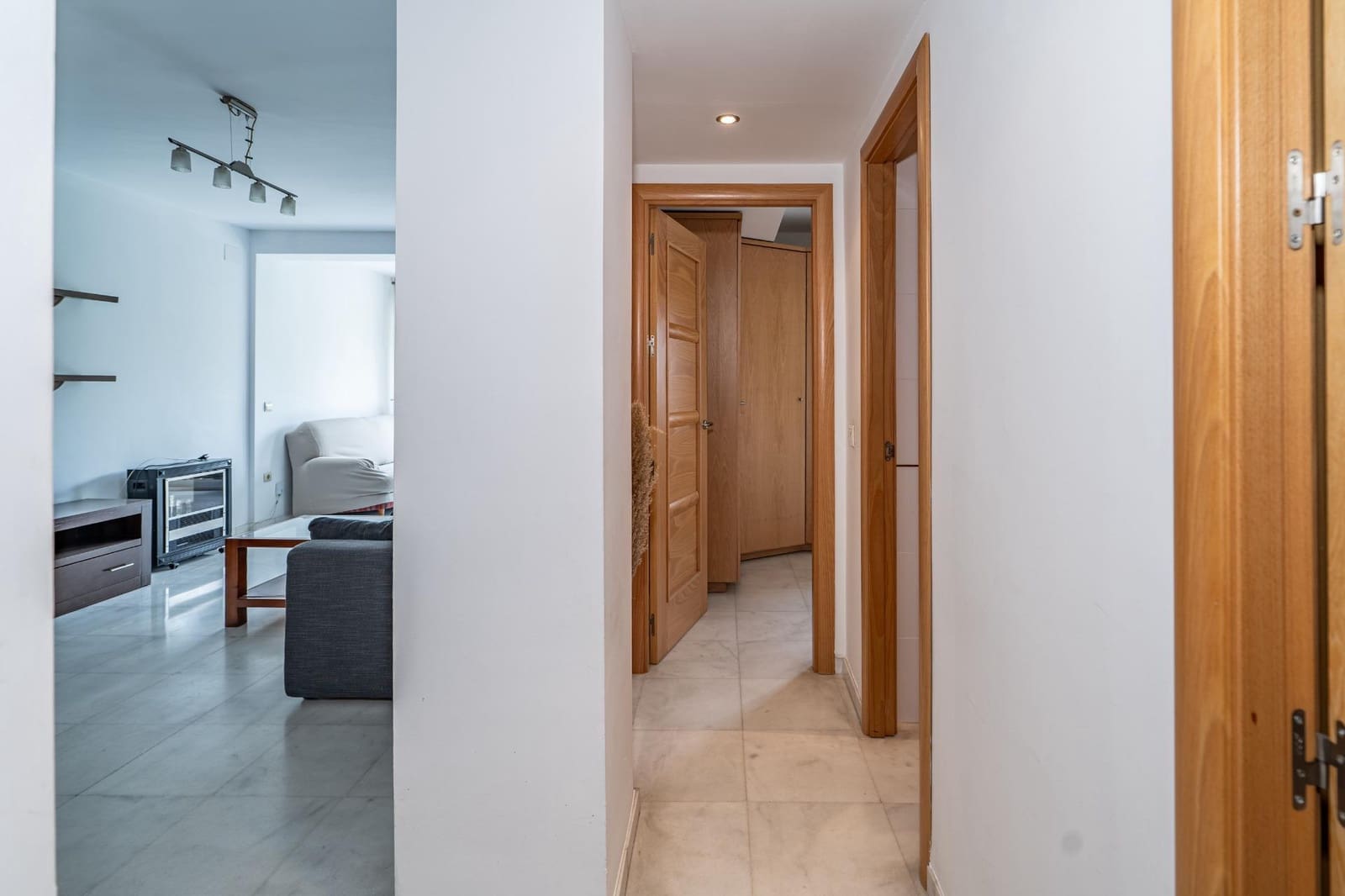2 bedroom Flat for rent in Seville city with garage - € 1,500 (Ref: 9977418)