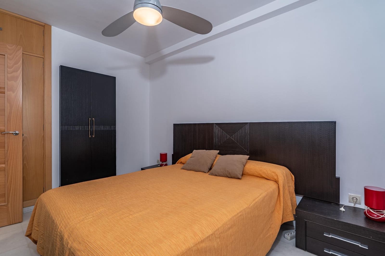 2 bedroom Flat for rent in Seville city with garage - € 1,500 (Ref: 9977418)