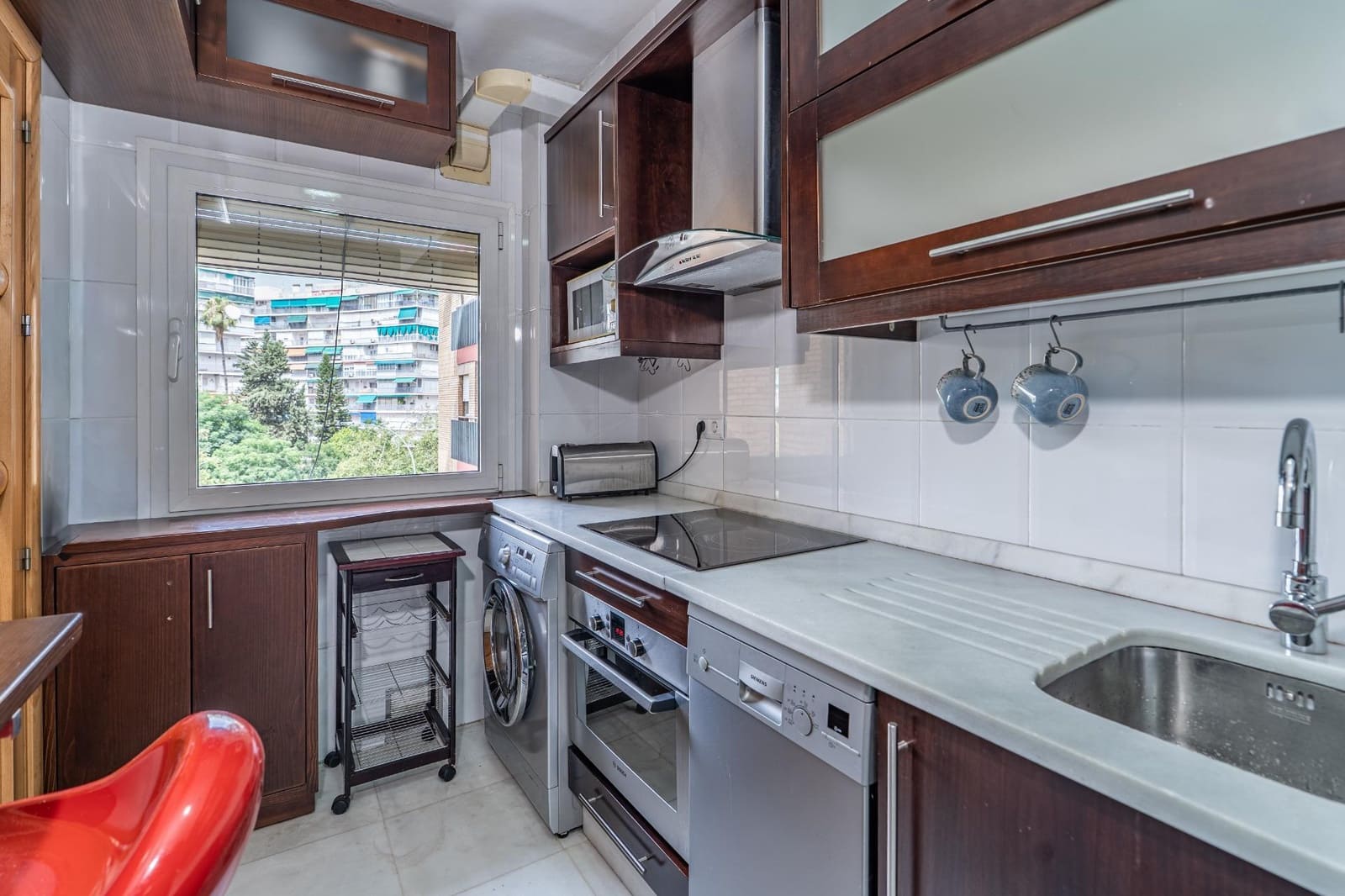 2 bedroom Flat for rent in Seville city with garage - € 1,500 (Ref: 9977418)