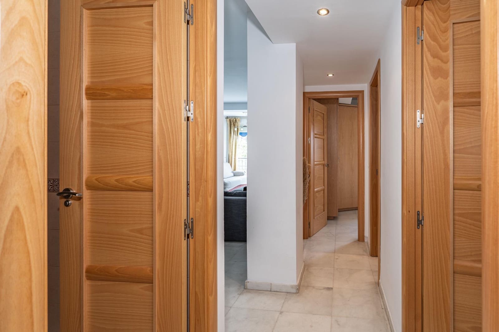 2 bedroom Flat for rent in Seville city with garage - € 1,500 (Ref: 9977418)