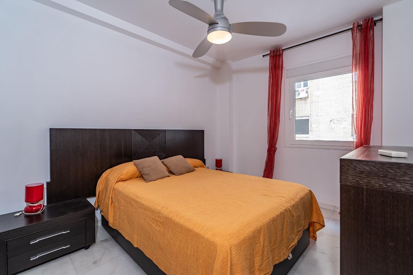 2 bedroom Flat for rent in Seville city with garage - € 1,500 (Ref: 9977418)