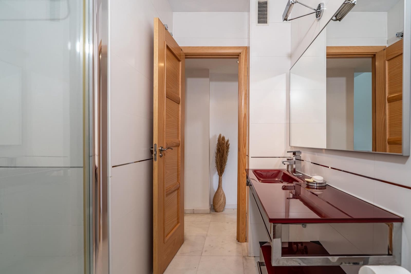 2 bedroom Flat for rent in Seville city with garage - € 1,500 (Ref: 9977418)