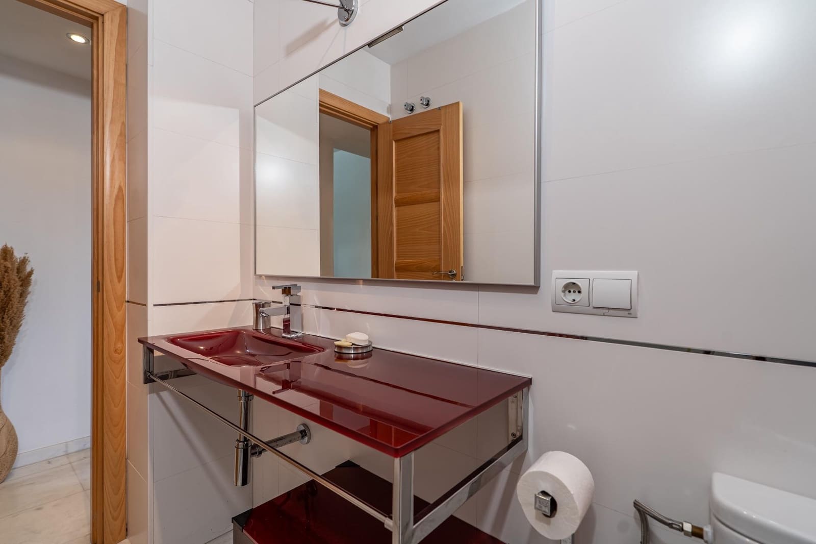 2 bedroom Flat for rent in Seville city with garage - € 1,500 (Ref: 9977418)