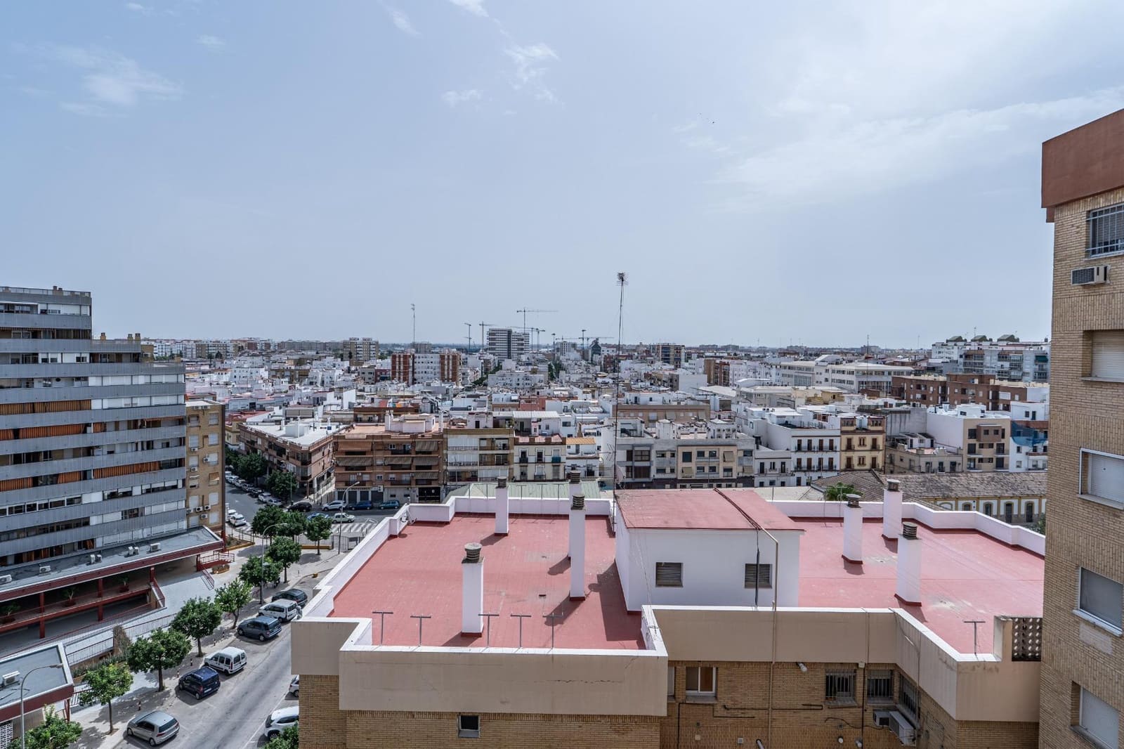 2 bedroom Flat for rent in Seville city with garage - € 1,500 (Ref: 9977418)