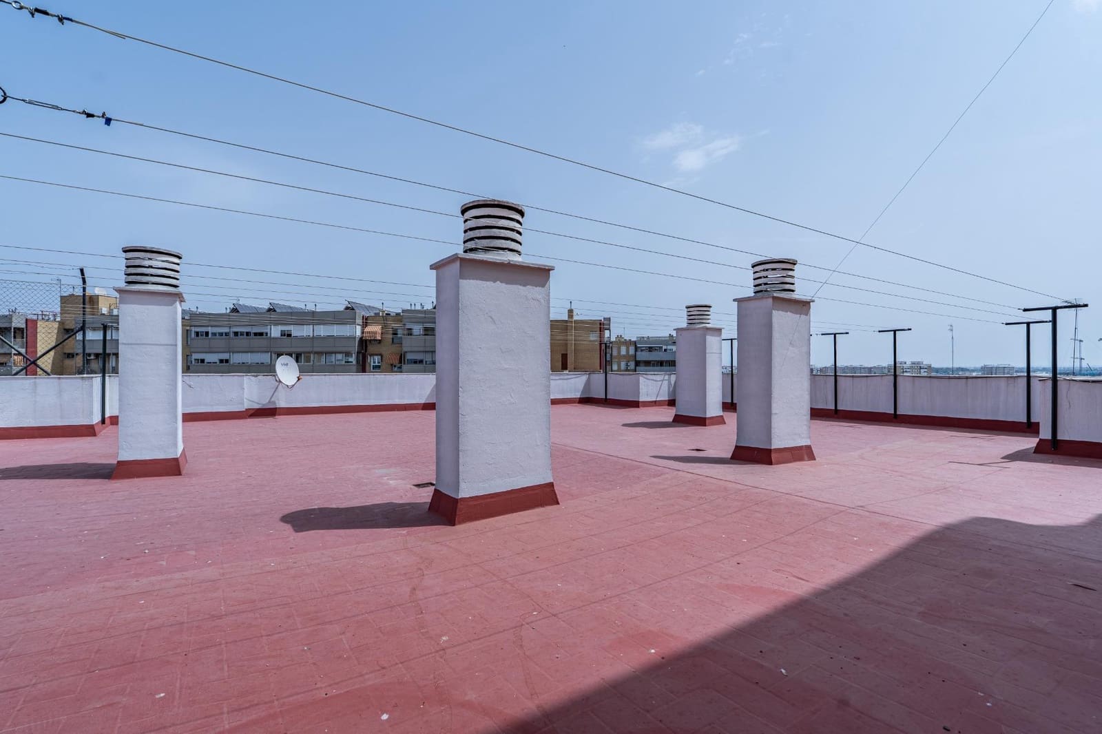 2 bedroom Flat for rent in Seville city with garage - € 1,500 (Ref: 9977418)