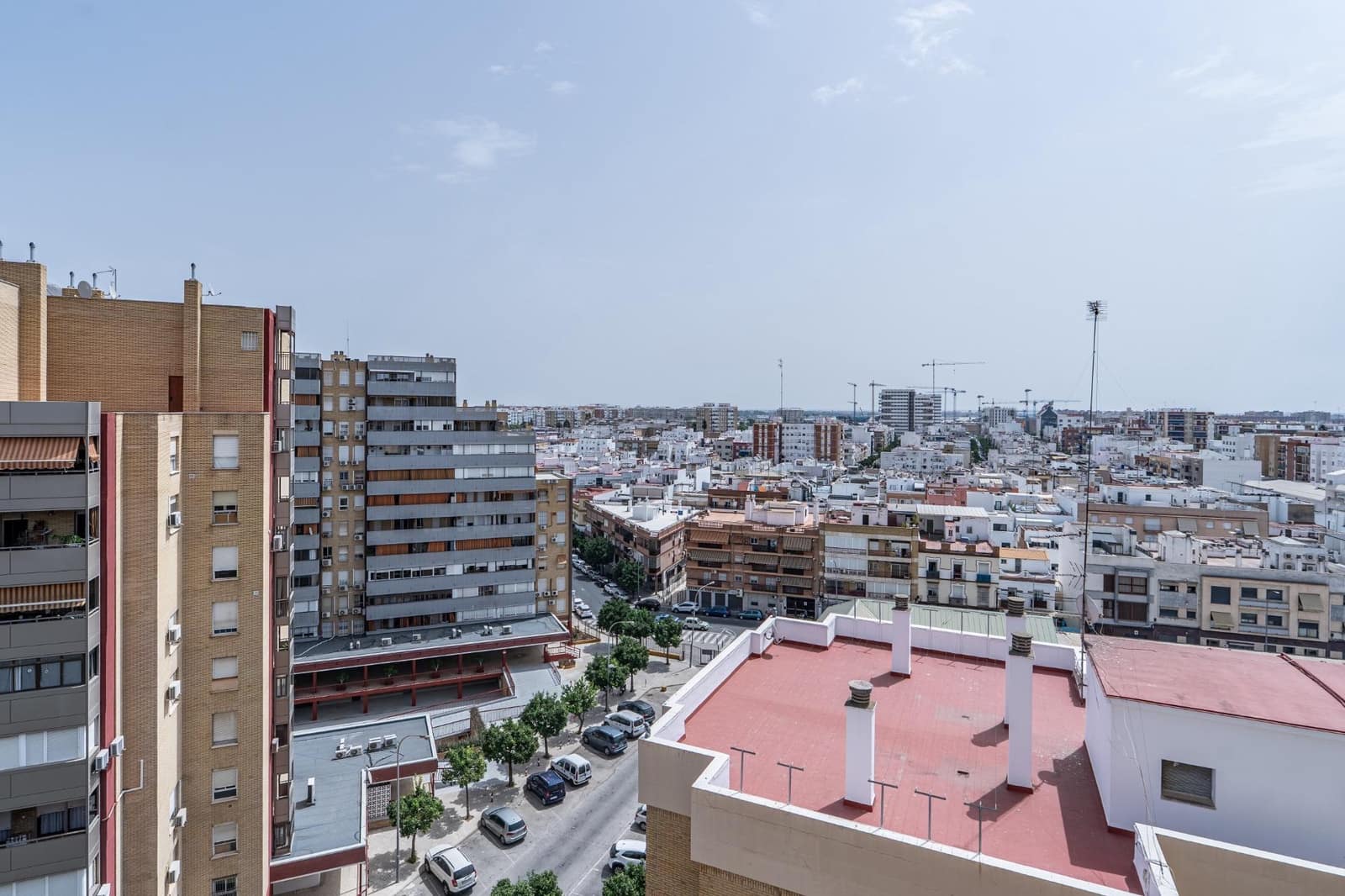 2 bedroom Flat for rent in Seville city with garage - € 1,500 (Ref: 9977418)
