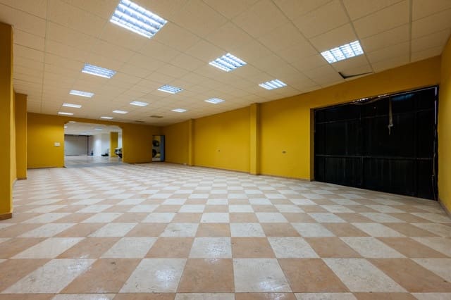 Local Commercial à vendre à Pilas avec garage - 170 000 € (Ref: 9985067)