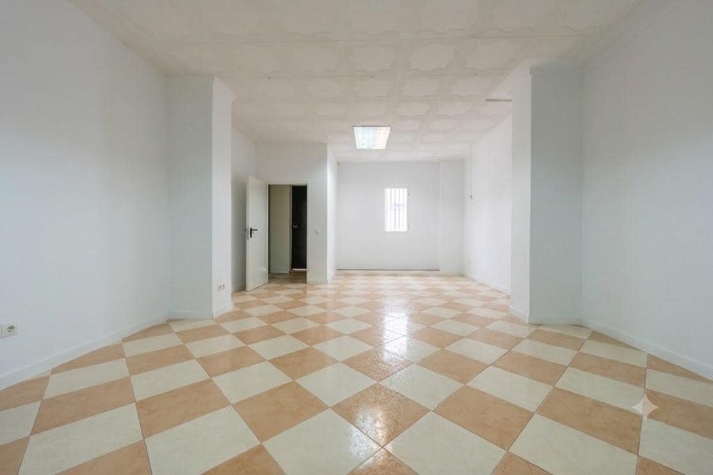 Erhverv til salg i Pilas med garage - € 170.000 (Ref: 9985067)