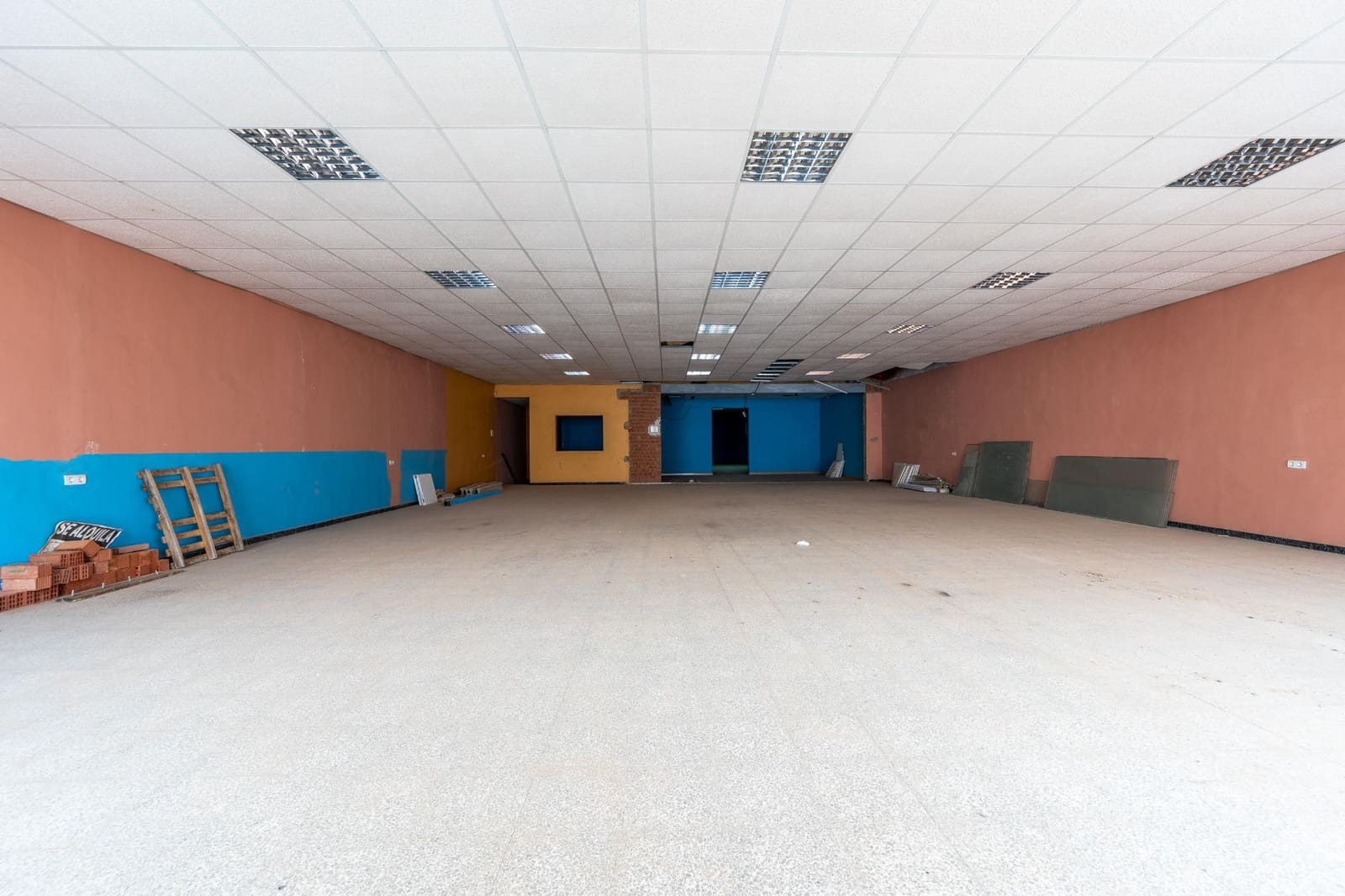 Erhverv til salg i Pilas med garage - € 170.000 (Ref: 9985067)