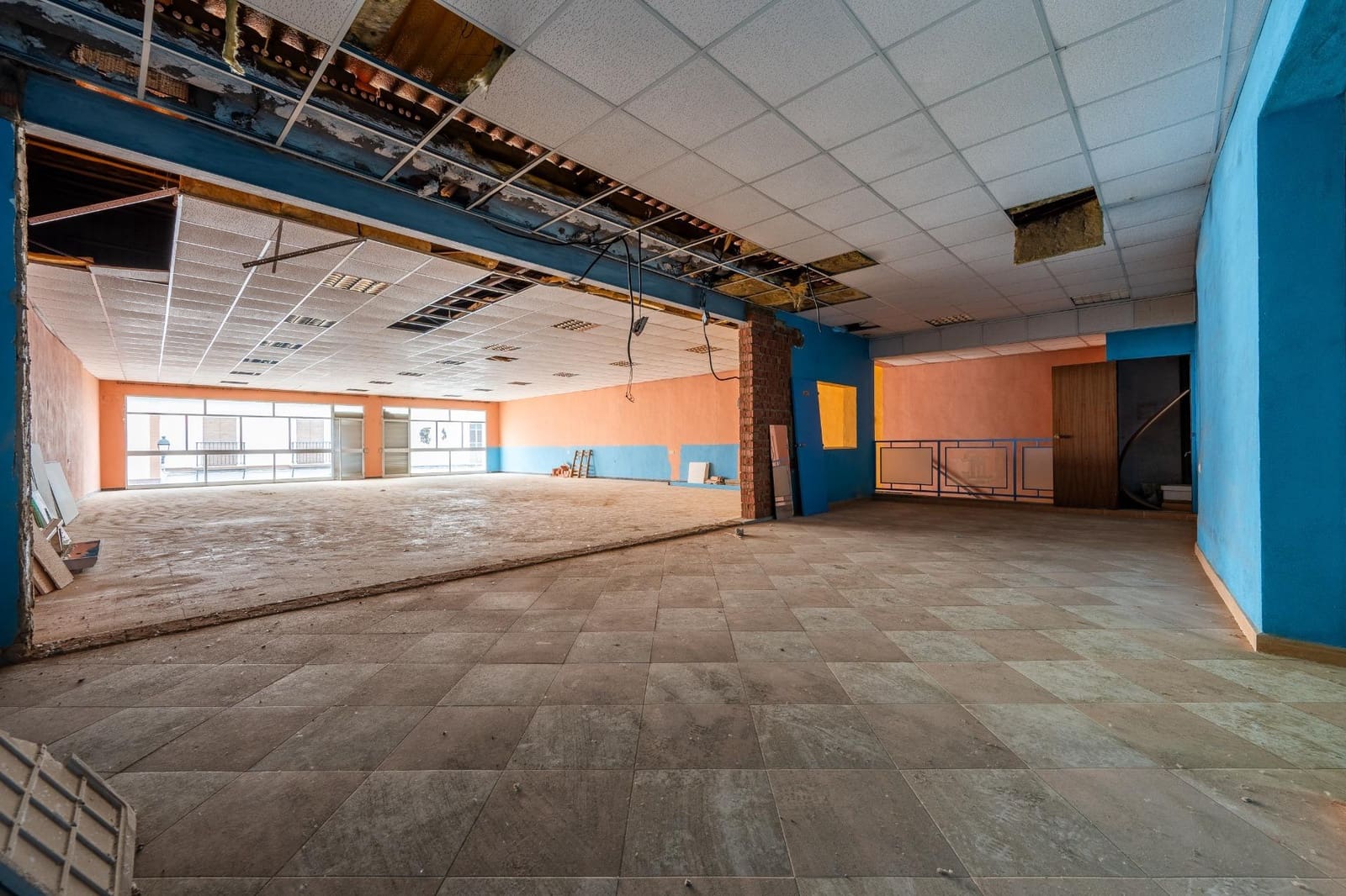 Erhverv til salg i Pilas med garage - € 170.000 (Ref: 9985067)