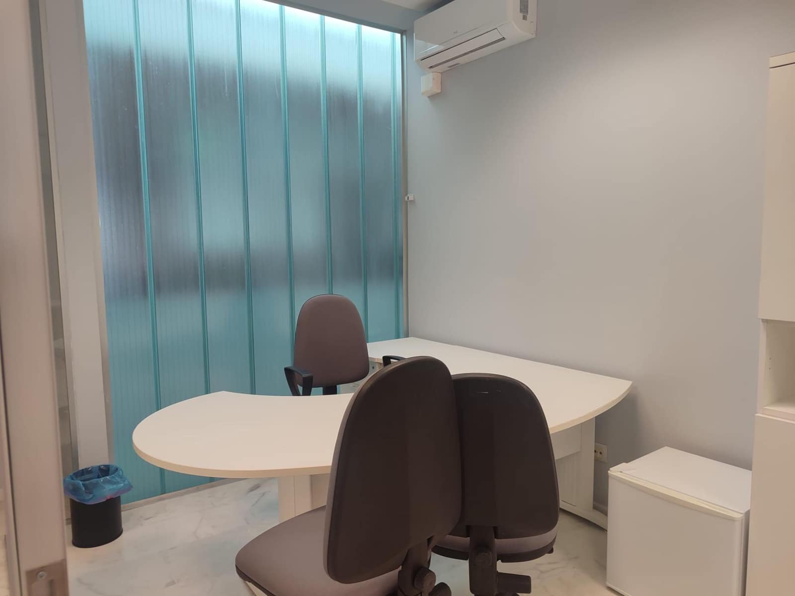 Escritório para arrendar em Tomares com garagem - 400 € (Ref: 9986954)