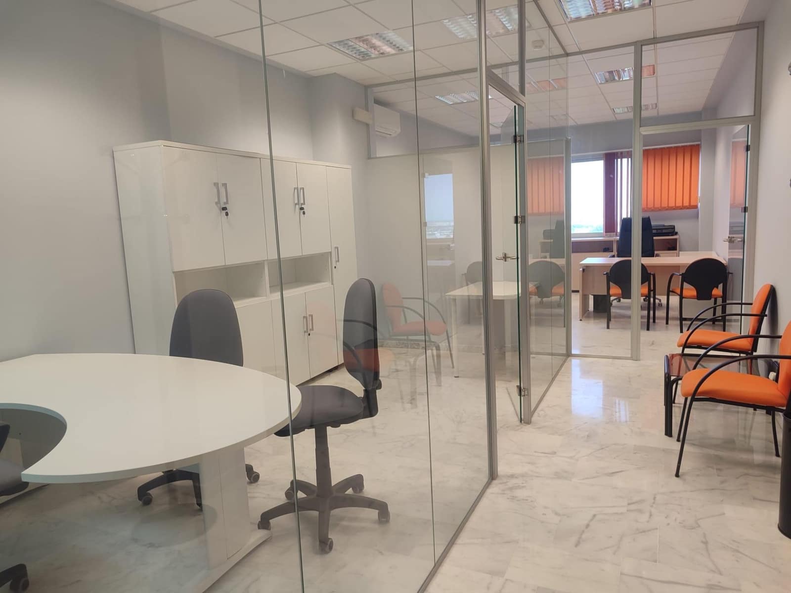 Escritório para arrendar em Tomares com garagem - 400 € (Ref: 9986954)