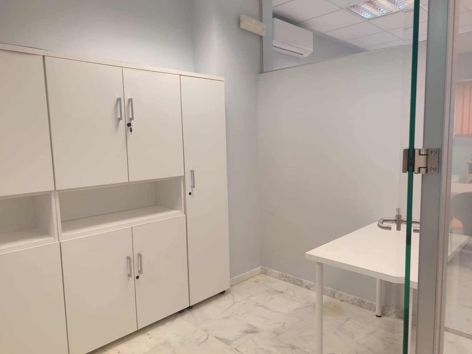 Escritório para arrendar em Tomares com garagem - 400 € (Ref: 9986954)