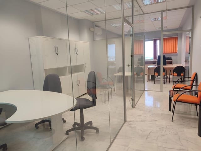 Escritório para arrendar em Tomares com garagem - 400 € (Ref: 9986954)