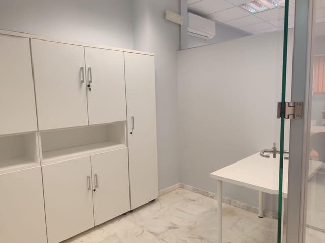 Escritório para arrendar em Tomares com garagem - 400 € (Ref: 9986954)
