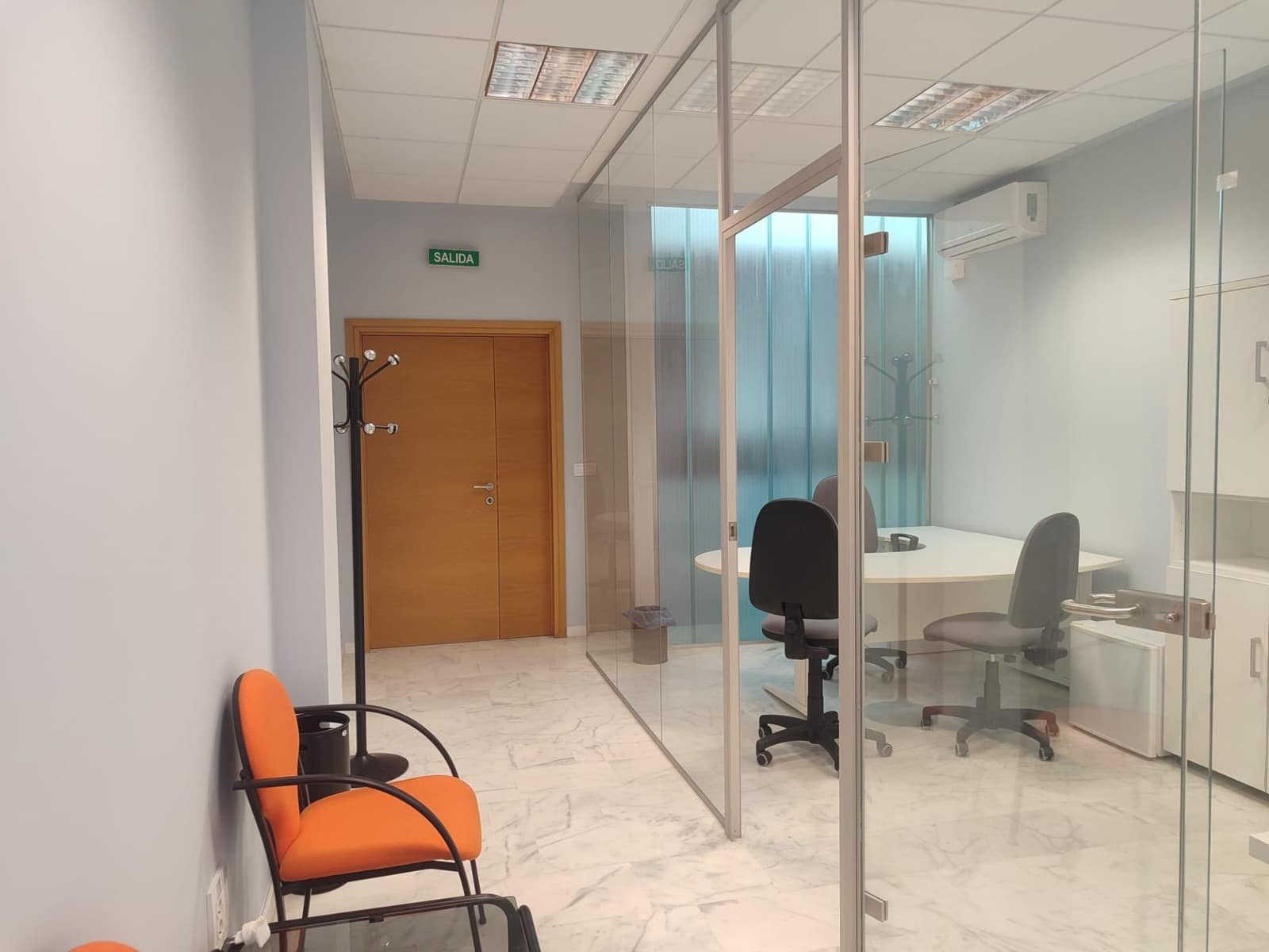 Escritório para arrendar em Tomares com garagem - 400 € (Ref: 9986954)