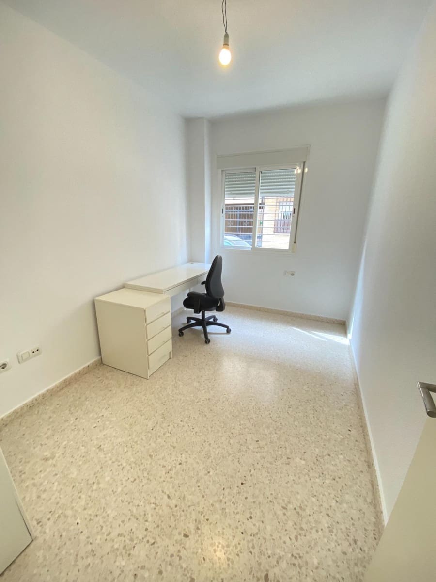 Appartement de 3 chambres à louer à Seville ville avec garage - 900 € (Ref: 9995813)