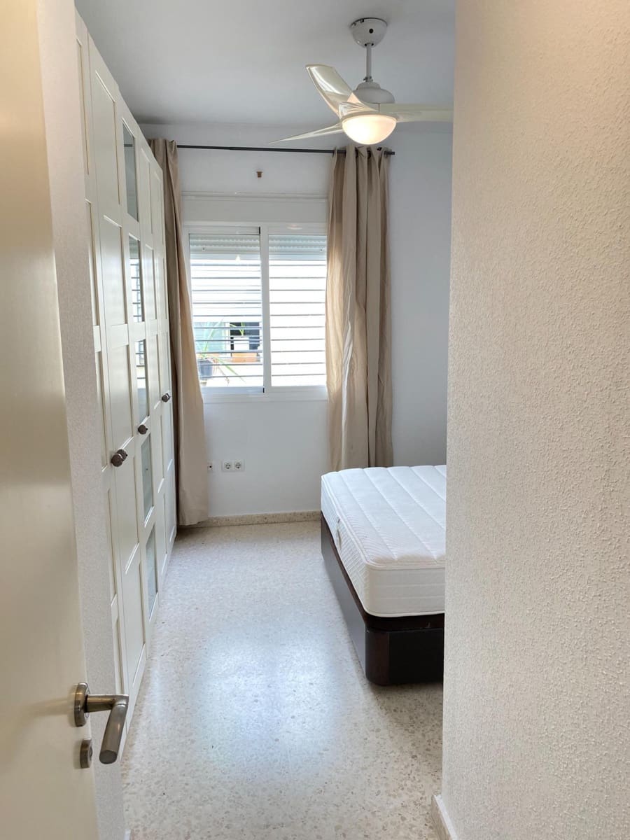 Appartement de 3 chambres à louer à Seville ville avec garage - 900 € (Ref: 9995813)