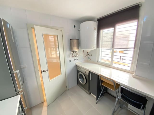 Appartement de 3 chambres à louer à Bellavista, Séville ville avec garage - 900 € (Ref: 9995813)