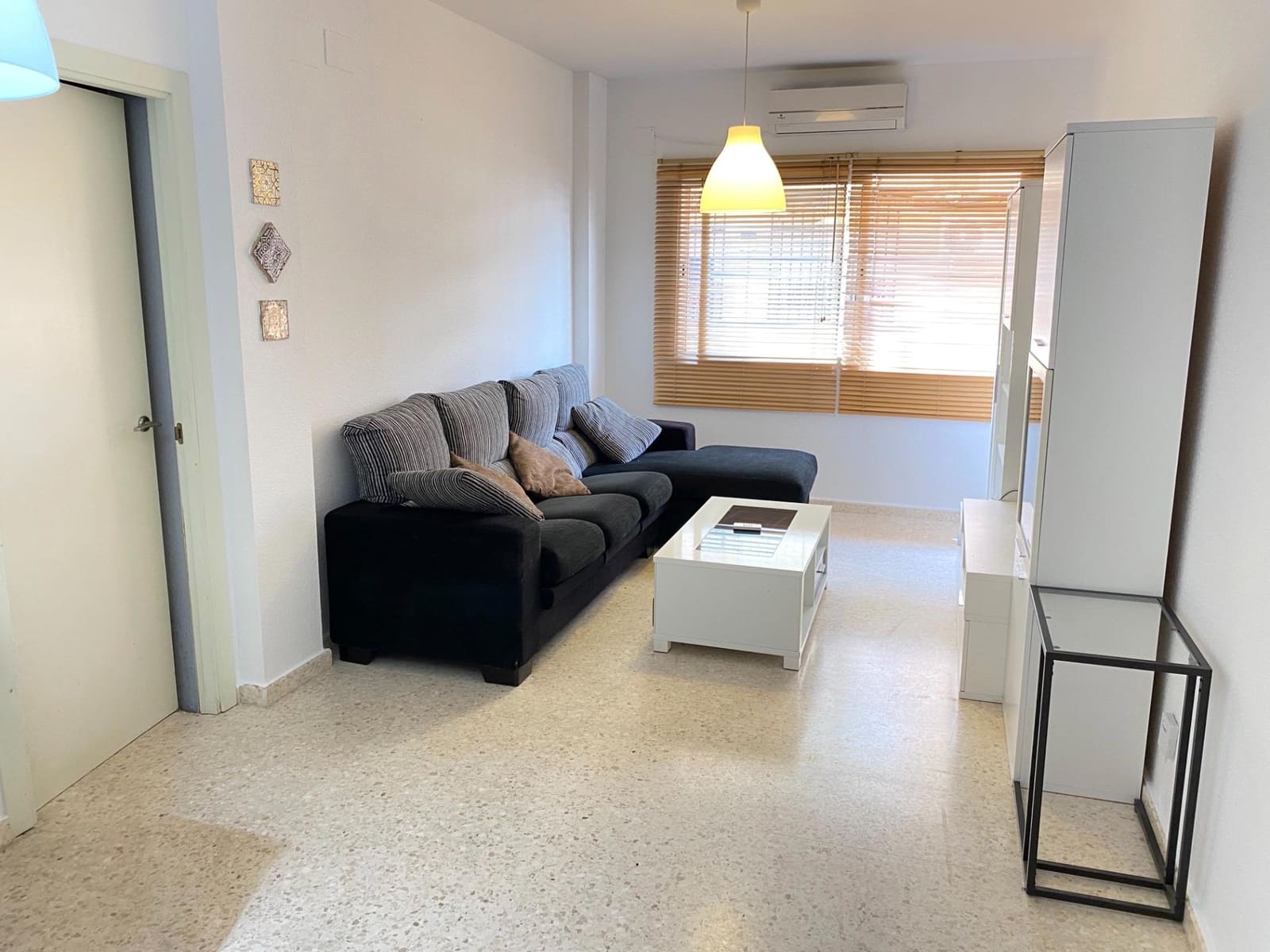 Appartement de 3 chambres à louer à Seville ville avec garage - 900 € (Ref: 9995813)